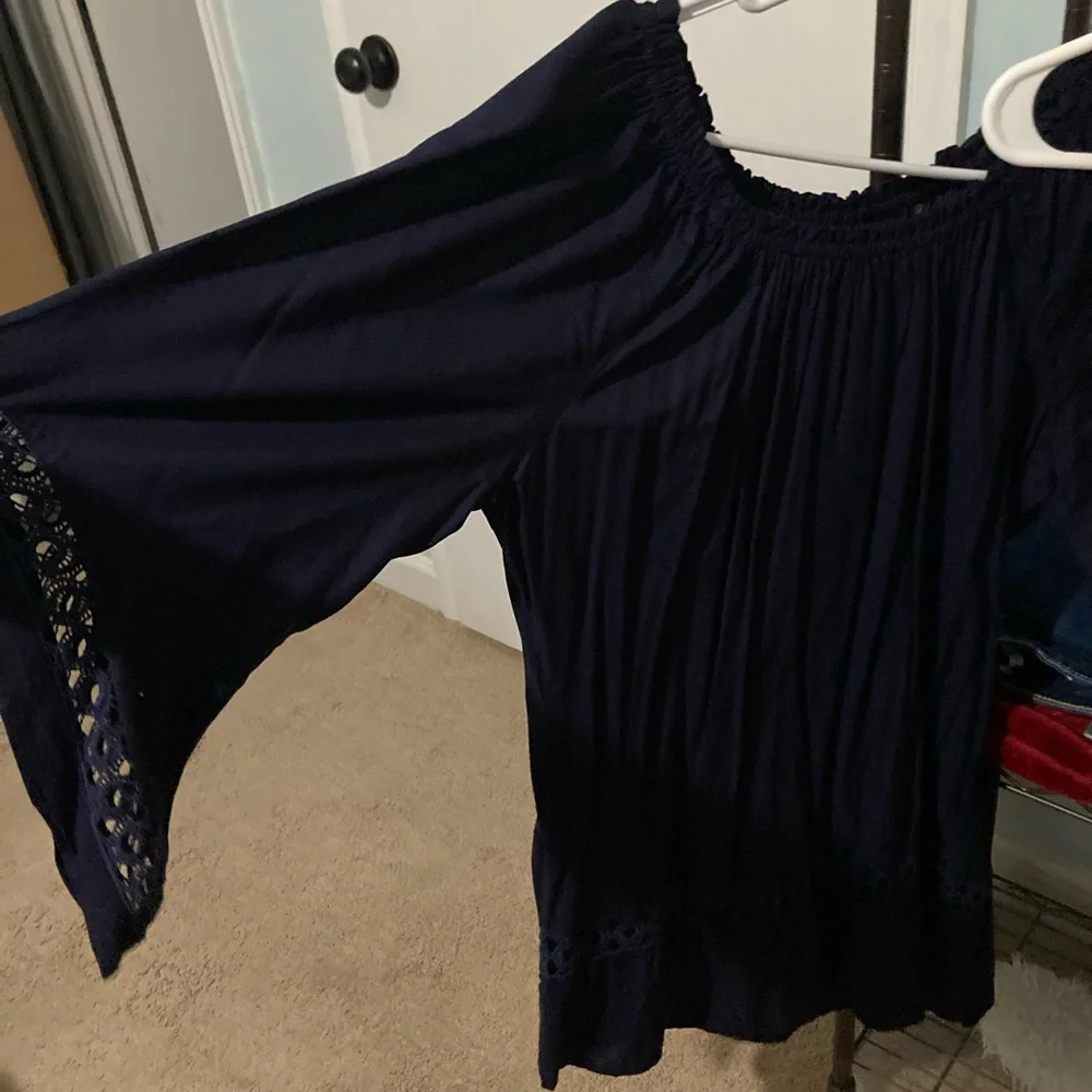 Size small - Picture 2 of 4